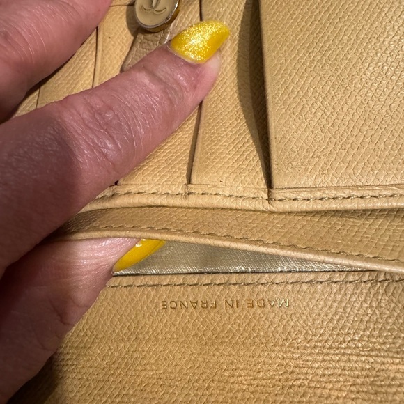 Chanel Cream Leather Wallet - Picture 7 of 9